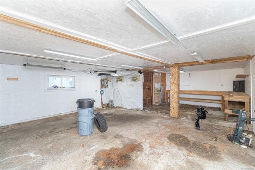 9892 Maple St, Chemainus, BC 