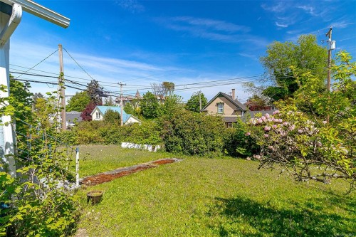 9892 Maple St, Chemainus, BC 