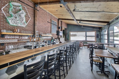 Bar - 391Z Route 111, Saint-Marc-De-Figuery, QC - Indoor