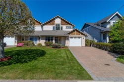 1804 Newton St  Saanich, BC V8R 2R4