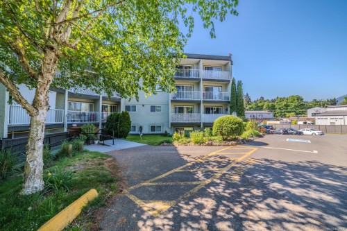 103-3040 Pine St, Chemainus, BC - Outdoor With Facade