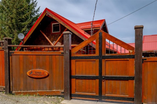 1765 Paul'S Pl, Qualicum Beach, BC 