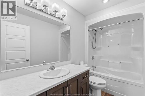 39 Muirfield Drive, St. Thomas, ON - Indoor Photo Showing Bathroom