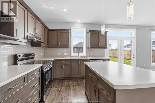 39 Muirfield Drive, St. Thomas, ON - Indoor Photo Showing Kitchen With Double Sink