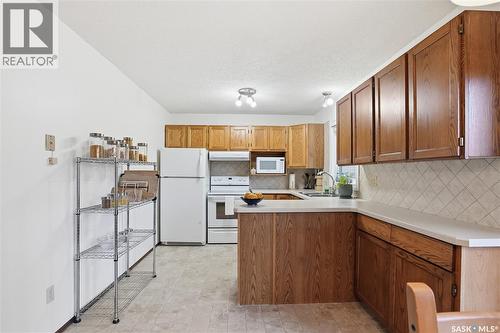 174 Rao Crescent, Saskatoon, SK - Indoor Photo Showing Kitchen