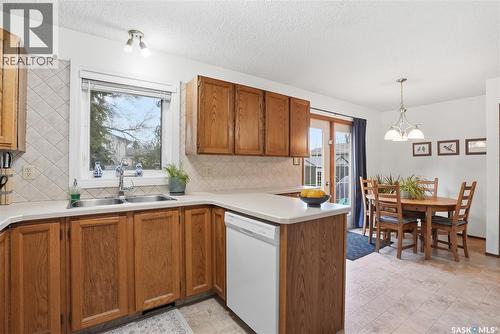 174 Rao Crescent, Saskatoon, SK - Indoor Photo Showing Kitchen With Double Sink