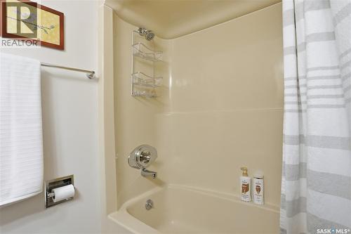 174 Rao Crescent, Saskatoon, SK - Indoor Photo Showing Bathroom