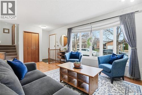 174 Rao Crescent, Saskatoon, SK - Indoor Photo Showing Living Room