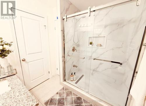 14 Crossbridge Avenue, Kitchener, ON - Indoor Photo Showing Bathroom