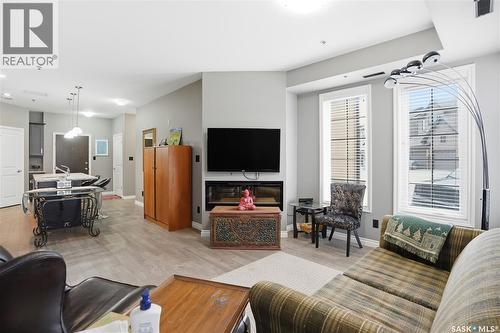 104 4891 Trinity Lane, Regina, SK - Indoor Photo Showing Living Room