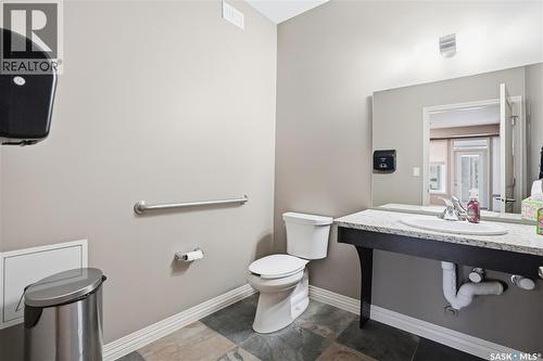 104 4891 Trinity Lane, Regina, SK - Indoor Photo Showing Bathroom
