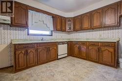LARGE KITCHEN WITH LOTS OF ROOM TO ADD AN ISLAND - 