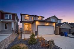 35 Eastfield CRT  Winnipeg, MB R3Y 2H7