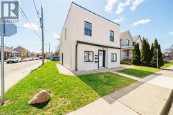 32 BRITANNIA Avenue  Hamilton, ON L8H 1W4