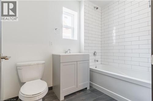 32 Britannia Avenue, Hamilton, ON - Indoor Photo Showing Bathroom
