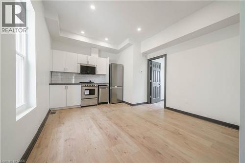 32 Britannia Avenue, Hamilton, ON - Indoor Photo Showing Kitchen