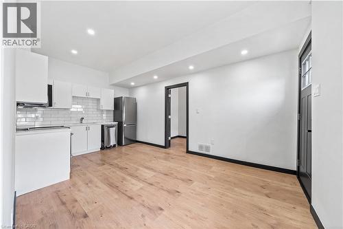 32 Britannia Avenue, Hamilton, ON - Indoor Photo Showing Kitchen