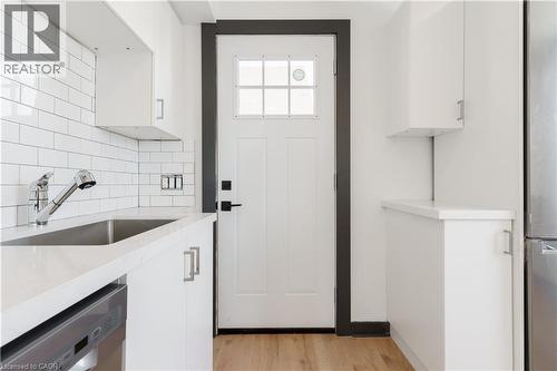 32 Britannia Avenue, Hamilton, ON - Indoor Photo Showing Kitchen