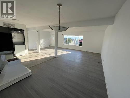 3952 Joyce Ave, Powell River, BC - Indoor