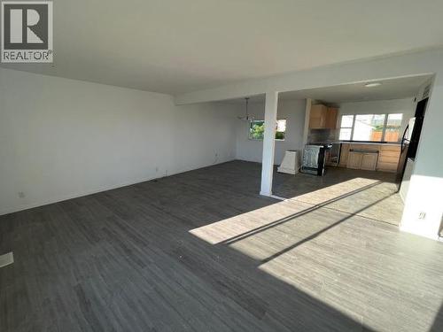 3952 Joyce Ave, Powell River, BC - Indoor Photo Showing Other Room