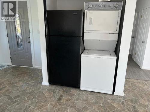 3952 Joyce Ave, Powell River, BC - Indoor Photo Showing Laundry Room