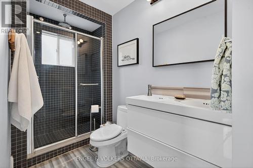 59 Bell Street N, Ottawa, ON - Indoor Photo Showing Bathroom