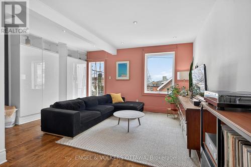 59 Bell Street N, Ottawa, ON - Indoor Photo Showing Other Room