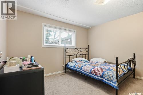 206 & 208 Coppermine Crescent, Saskatoon, SK - Indoor Photo Showing Bedroom