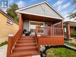 527 WESTMOUNT AVENUE Toronto, ON M6E 3N6