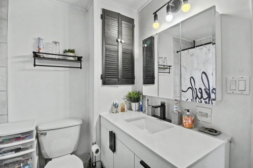 Salle de bains - 17 Rue Bill, Rouyn-Noranda, QC - Indoor Photo Showing Bathroom