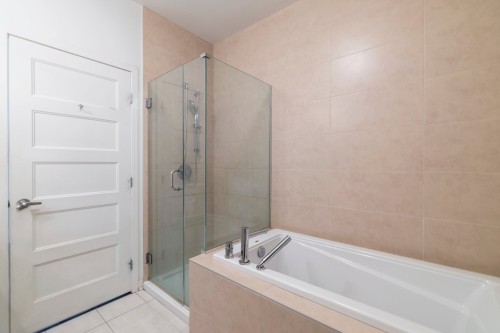 Salle de bains - 806-740 Av. Victoria, Saint-Lambert, QC - Indoor Photo Showing Bathroom