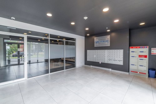 Entrée extérieure - 806-740 Av. Victoria, Saint-Lambert, QC - Indoor