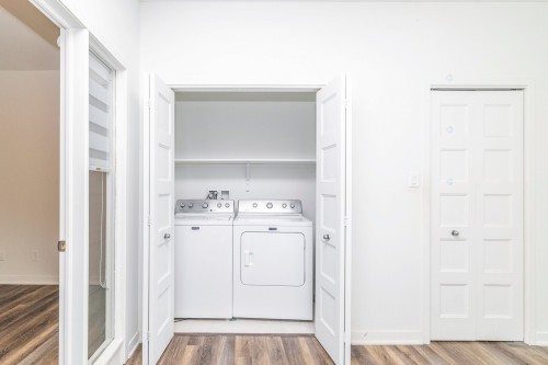 Salle de lavage - 806-740 Av. Victoria, Saint-Lambert, QC - Indoor Photo Showing Laundry Room
