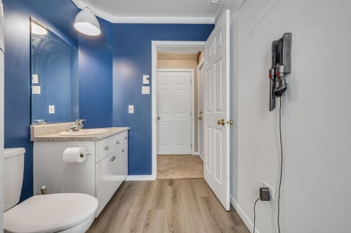 Salle d'eau - 12 Rue Du Sumac, Beaupré, QC - Indoor Photo Showing Bathroom