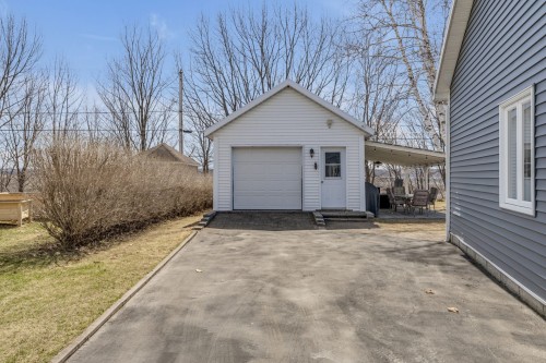 Remise - 12 Rue Du Sumac, Beaupré, QC - Outdoor