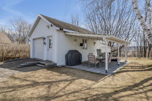 Remise - 12 Rue Du Sumac, Beaupré, QC - Outdoor