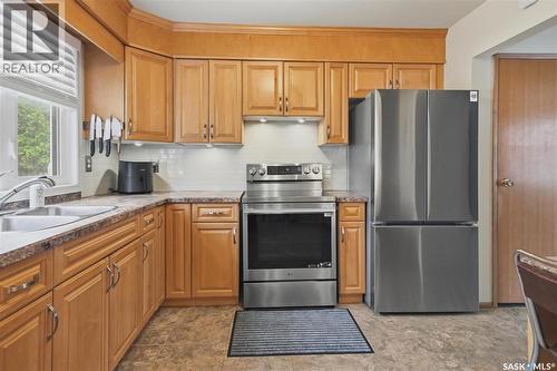 2501 Arlington Avenue, Saskatoon, SK - Indoor Photo Showing Kitchen