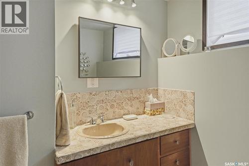 2501 Arlington Avenue, Saskatoon, SK - Indoor Photo Showing Bathroom