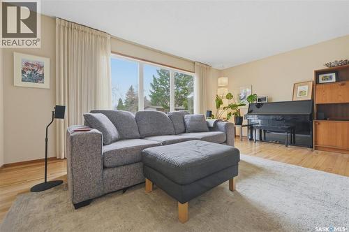 2501 Arlington Avenue, Saskatoon, SK - Indoor Photo Showing Living Room