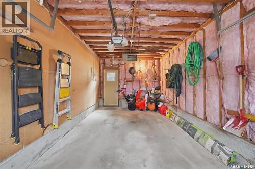 2501 Arlington Avenue, Saskatoon, SK - Indoor