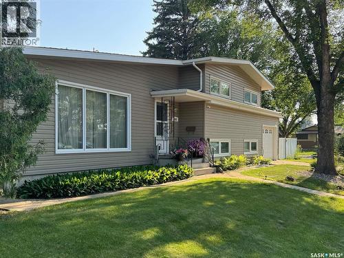 2501 Arlington Avenue, Saskatoon, SK - Outdoor