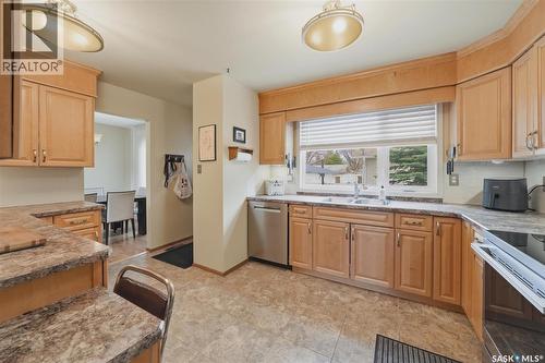 2501 Arlington Avenue, Saskatoon, SK - Indoor Photo Showing Kitchen