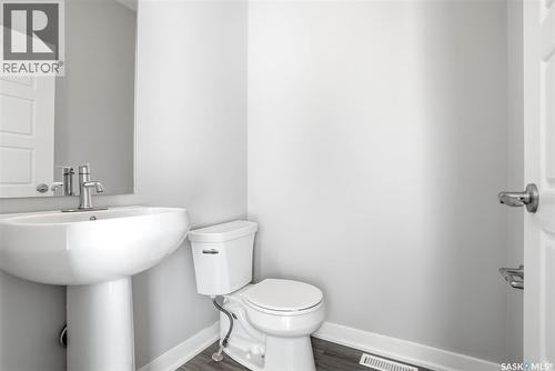 5734 Glide Crescent, Regina, SK - Indoor Photo Showing Bathroom