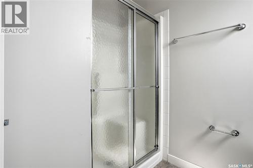 5734 Glide Crescent, Regina, SK - Indoor Photo Showing Bathroom