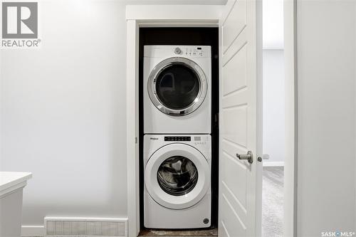 5734 Glide Crescent, Regina, SK - Indoor Photo Showing Laundry Room