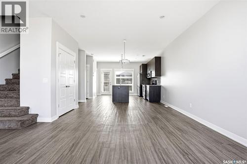 5734 Glide Crescent, Regina, SK - Indoor Photo Showing Living Room