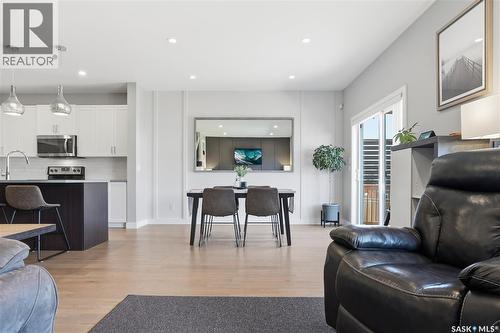 331 Underhill Bend, Saskatoon, SK - Indoor Photo Showing Living Room
