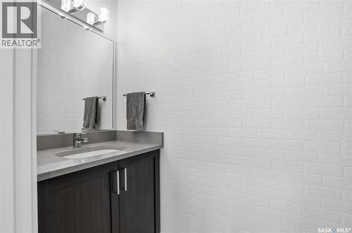331 Underhill Bend, Saskatoon, SK - Indoor Photo Showing Bathroom