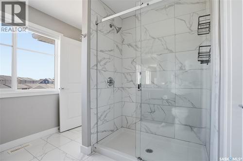 331 Underhill Bend, Saskatoon, SK - Indoor Photo Showing Bathroom