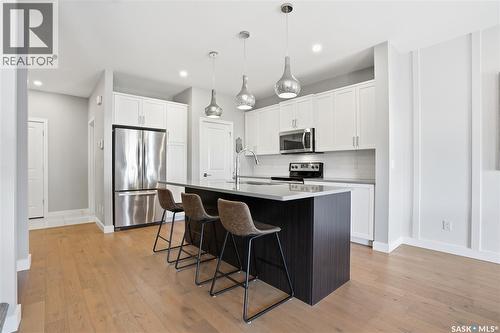 331 Underhill Bend, Saskatoon, SK - Indoor Photo Showing Kitchen With Stainless Steel Kitchen With Upgraded Kitchen